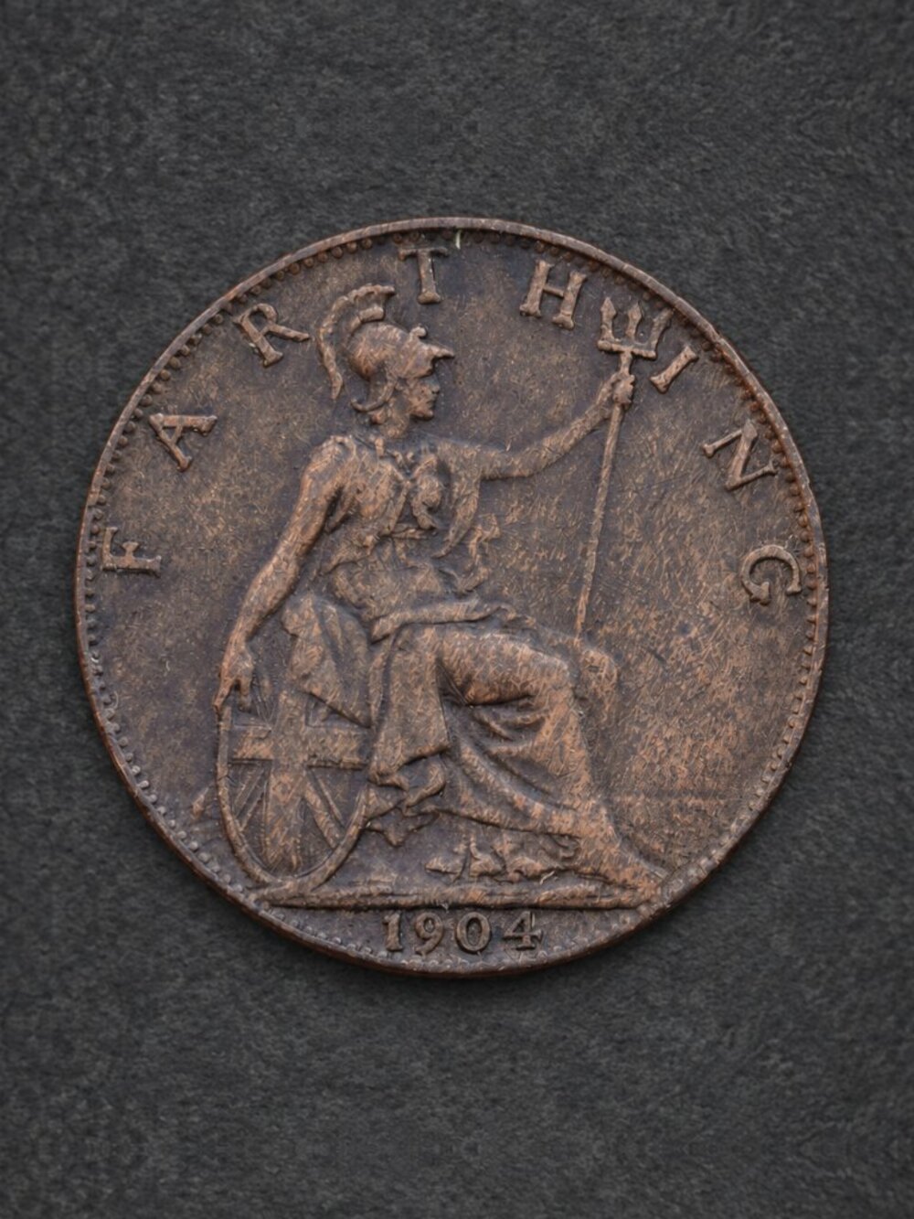 1904 Great Britain Farthing Edward VII Bronze Britannia Coin KM#792